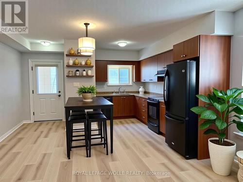 8C - 50 HOWE DRIVE , Kitchener, Ontario N2E 0A3 3