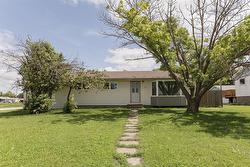 135 8TH Street NW  Carman, MB R0G 0J0
