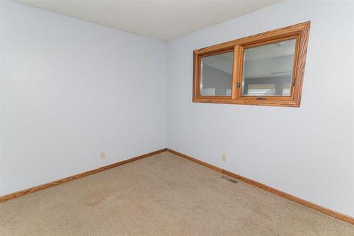 135 8Th Street Nw, Carman, MB 