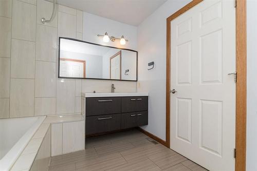 135 8Th Street Nw, Carman, MB 