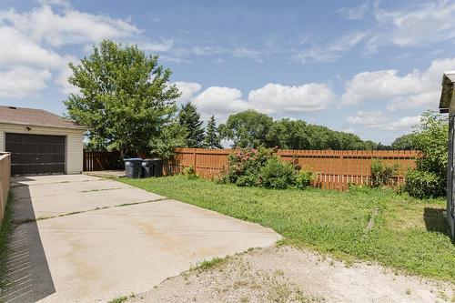 135 8Th Street Nw, Carman, MB 