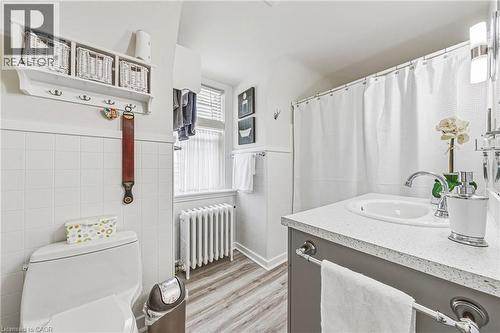 Upper Level Full Bathroom - 670 Mount Pleasant Road, Mount Pleasant, ON 