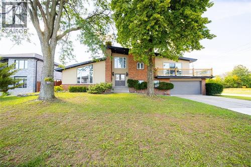 2405 ROXBOROUGH BOULEVARD  Windsor, ON N9E 2Z7