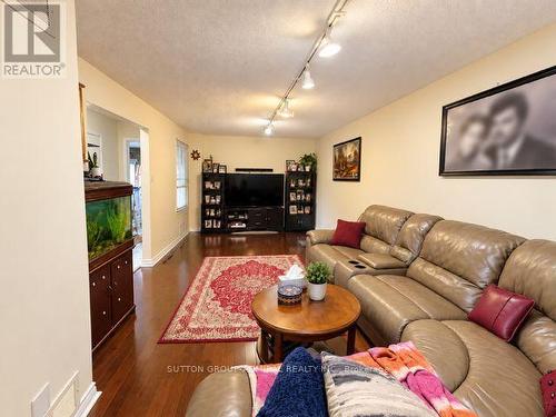 168 Mabley Crescent, Vaughan, ON 