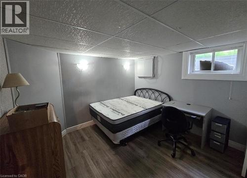 409 CASTLEGROVE Place Unit# Room 4 , London, Ontario N6G 1L1 2