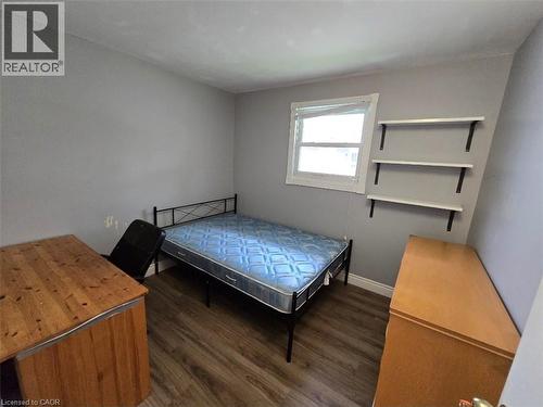 409 CASTLEGROVE Place Unit# Room 3 , London, Ontario N6G 1L1 2