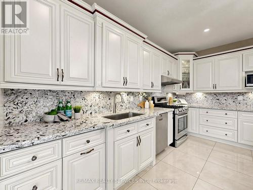 Tons of counter space - 127 Russell Jarvis Drive, Markham, ON 