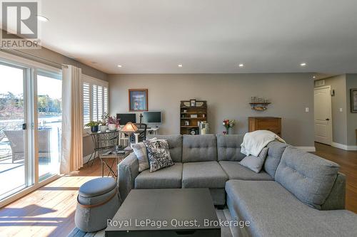 Large open concept room - 2 - 585 Atherley Road, Orillia, ON 