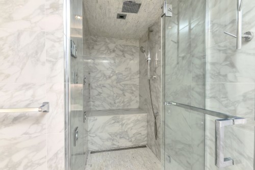 Master Bathroom - 703-288 Rue Ann, Montréal (Le Sud-Ouest), QC 
