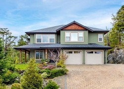 850 Lorne White Pl Ucluelet, BC V0R 3A0