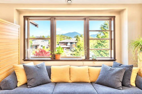 850 Lorne White Pl, Ucluelet, BC 