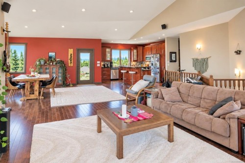 850 Lorne White Pl, Ucluelet, BC 