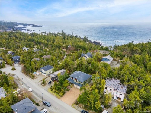 850 Lorne White Pl, Ucluelet, BC 