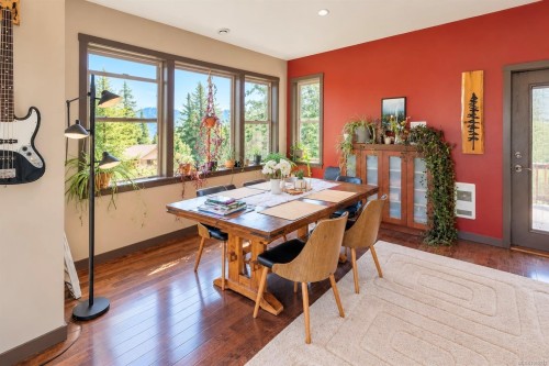 850 Lorne White Pl, Ucluelet, BC 