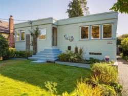 865 Bank St Victoria, BC V8S 4A8