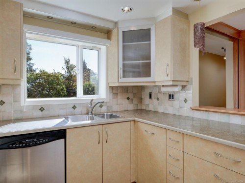 865 Bank St, Victoria, BC 