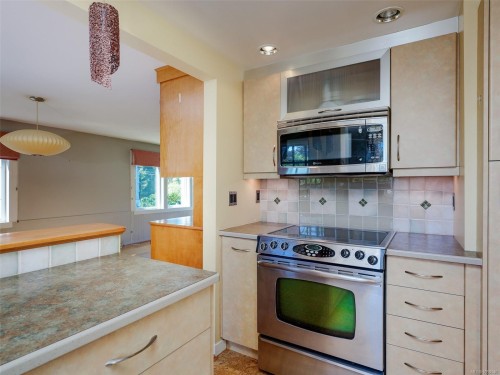865 Bank St, Victoria, BC 
