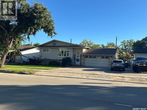 105 Empire Road, Assiniboia, SK 