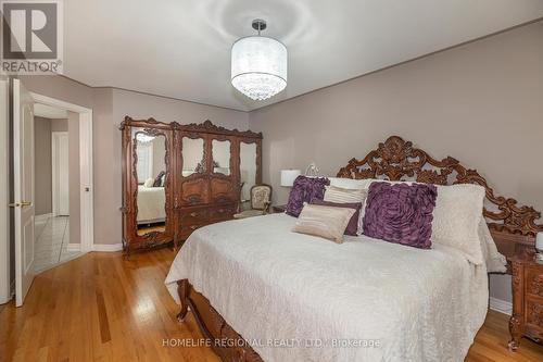40 Arnold Crescent, Whitby, ON 
