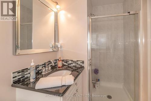 40 Arnold Crescent, Whitby, ON 