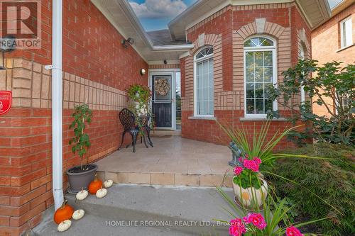 40 Arnold Crescent, Whitby, ON 