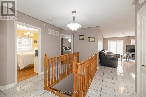 40 Arnold Crescent, Whitby, ON 