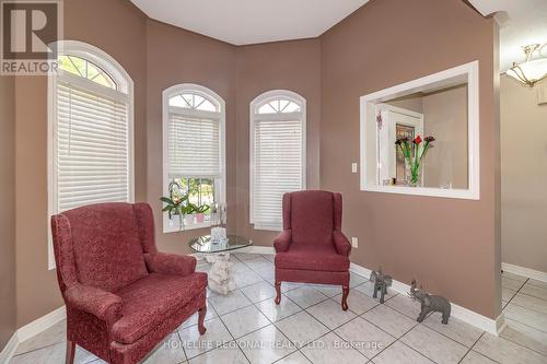 40 Arnold Crescent, Whitby, ON 