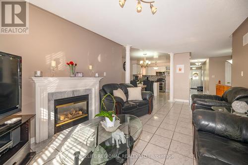 40 Arnold Crescent, Whitby, ON 