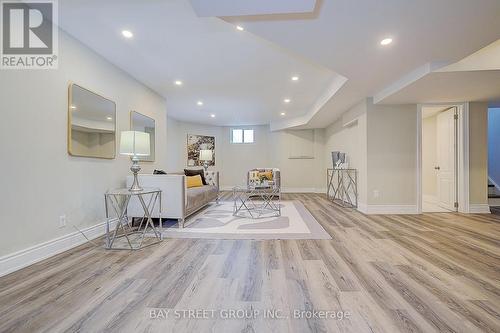 411 Weldrick Road E, Richmond Hill, ON 