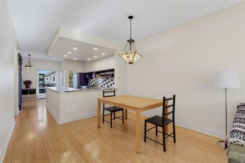 #2-20 Menzies St, Victoria, BC 
