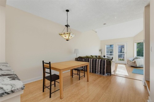 #2-20 Menzies St, Victoria, BC 