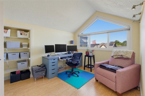 #2-20 Menzies St, Victoria, BC 
