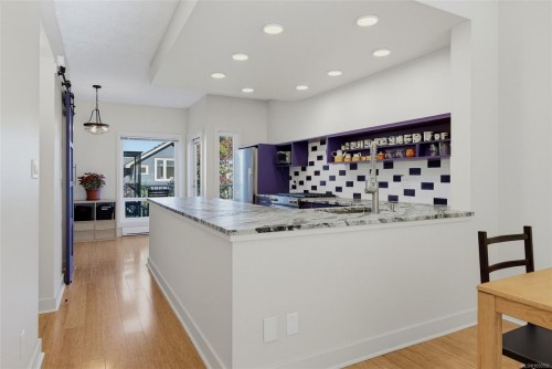 #2-20 Menzies St, Victoria, BC 