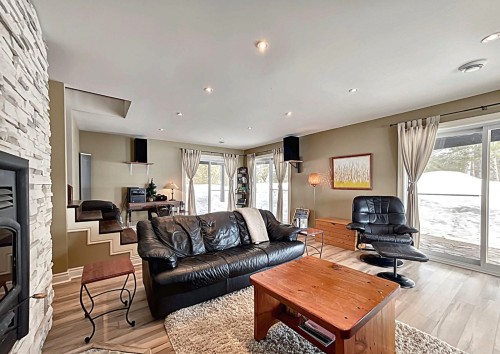 Family Room - 120 Rue De La Fromentière, Saint-Alphonse-Rodriguez, QC 