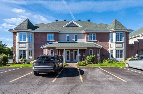 2-1645 Rue Bellevue  Longueuil (Greenfield Park), QC J4V 3R3
