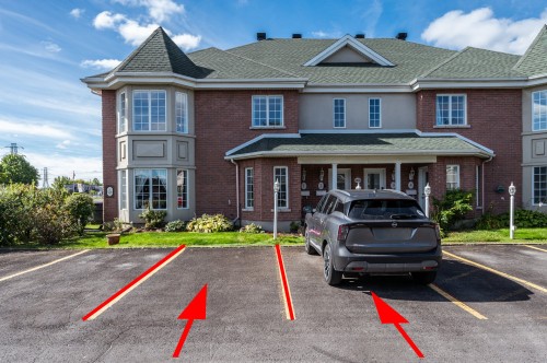 Stationnement - 2-1645 Rue Bellevue, Longueuil (Greenfield Park), QC 