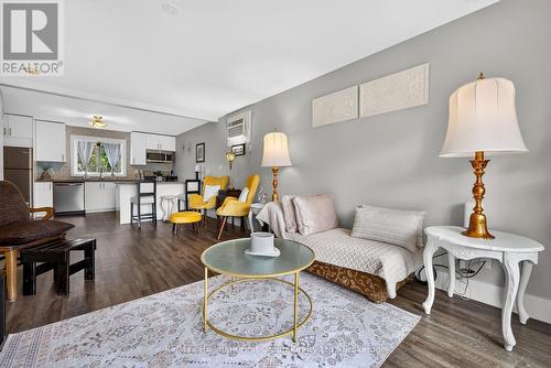 10 Lincoln Street, Ajax (Central West), ON 
