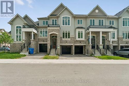 29 Lyall Stokes Circle, East Gwillimbury, ON 