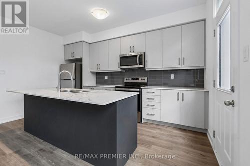 29 Lyall Stokes Circle, East Gwillimbury, ON 
