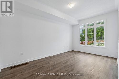 29 Lyall Stokes Circle, East Gwillimbury, ON 