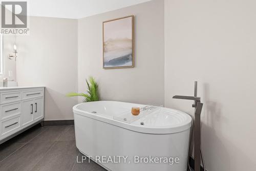 204 The Queensway S, Georgina, ON 