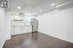 Basement Bachelor Suite - 