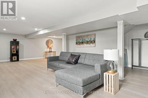 61 Hastings Park Drive, Belleville (Belleville Ward), ON 