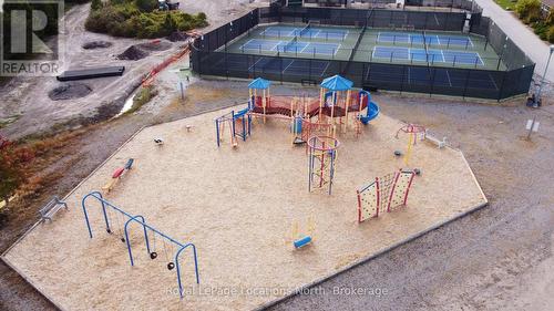 Lighthouse Point - Playground & Pool - 288 Mariners Way, Collingwood, ON 