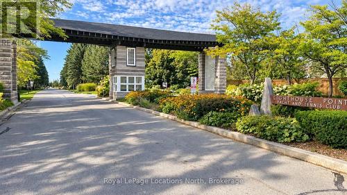 Lighthouse Point - Entry Gate - 288 Mariners Way, Collingwood, ON 