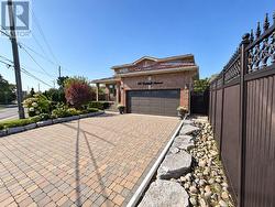 BSMT - 190 FALSTAFF AVENUE Toronto, ON M6L 3C3