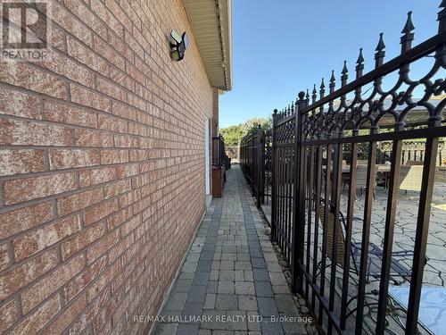 BSMT - 190 FALSTAFF AVENUE , Toronto, Ontario M6L 3C3 4