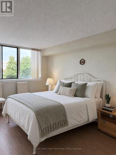 Primary Bedroom - 406 - 1360 Rathburn Road E, Mississauga, ON 