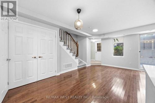 122 - 20 Elsie Lane, Toronto, ON 