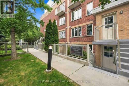 122 - 20 Elsie Lane, Toronto, ON 